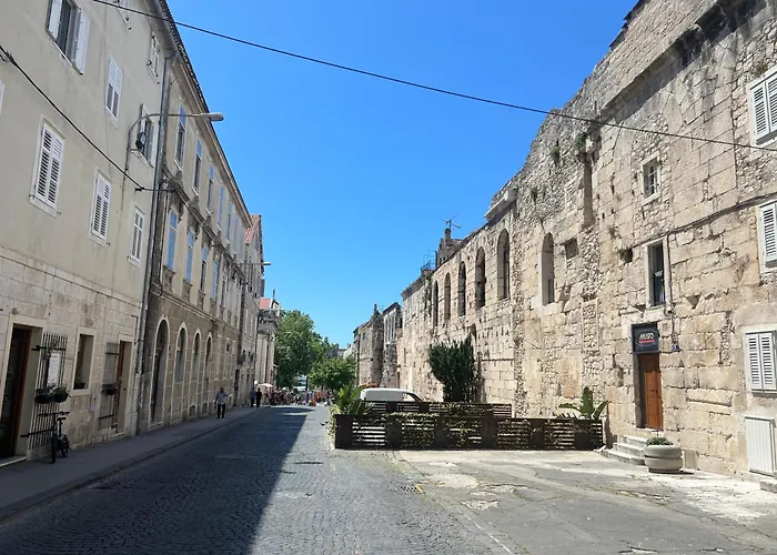 Emperor's Luxury - Unique Unesco Site