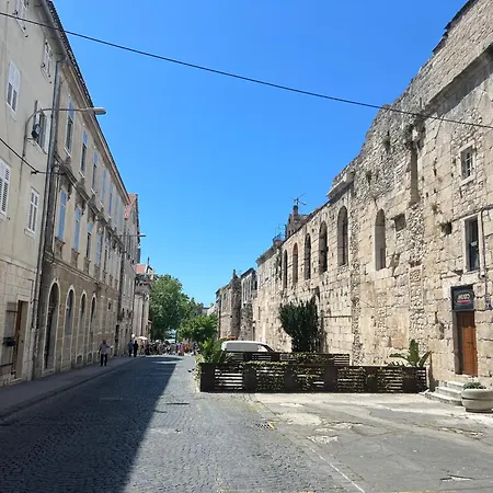 Emperor's Luxury - Unique Unesco Site