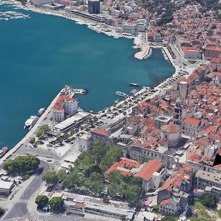 Апартаменты Emperor's Luxury - Unique Unesco Site *